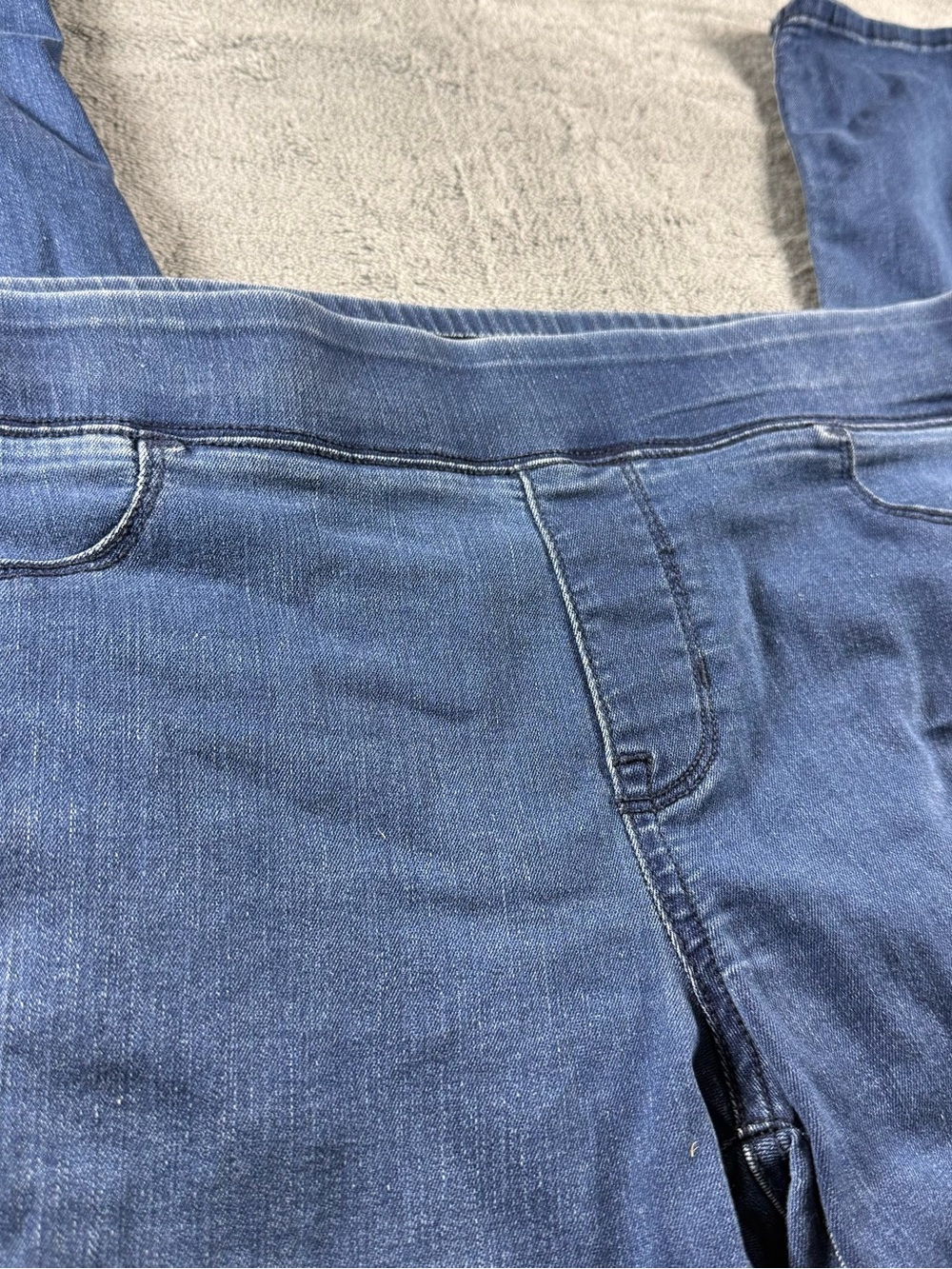 Old Navy Rockstar Mid-Rise Pull-On Skinny Jeans Size 12 Regular